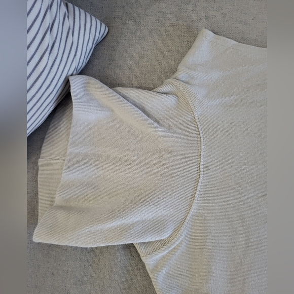 CANADIAN MADE Cotton Blend Sleeveless Turtleneck Knit Top Size Large Vin… - Picture 2 of 5